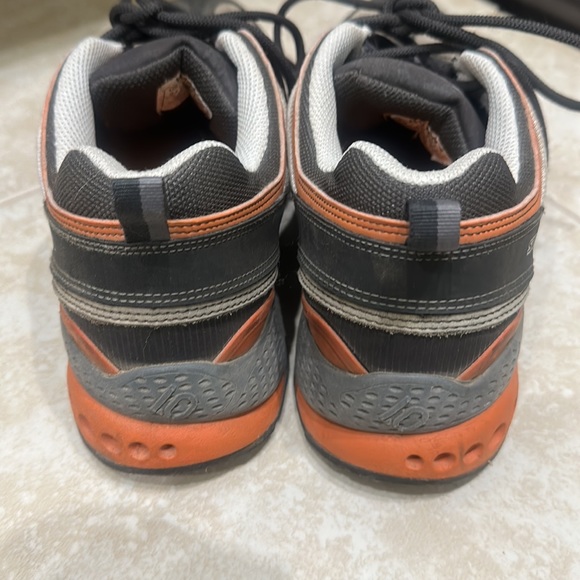 Approach Shoes - Picture 4 of 9